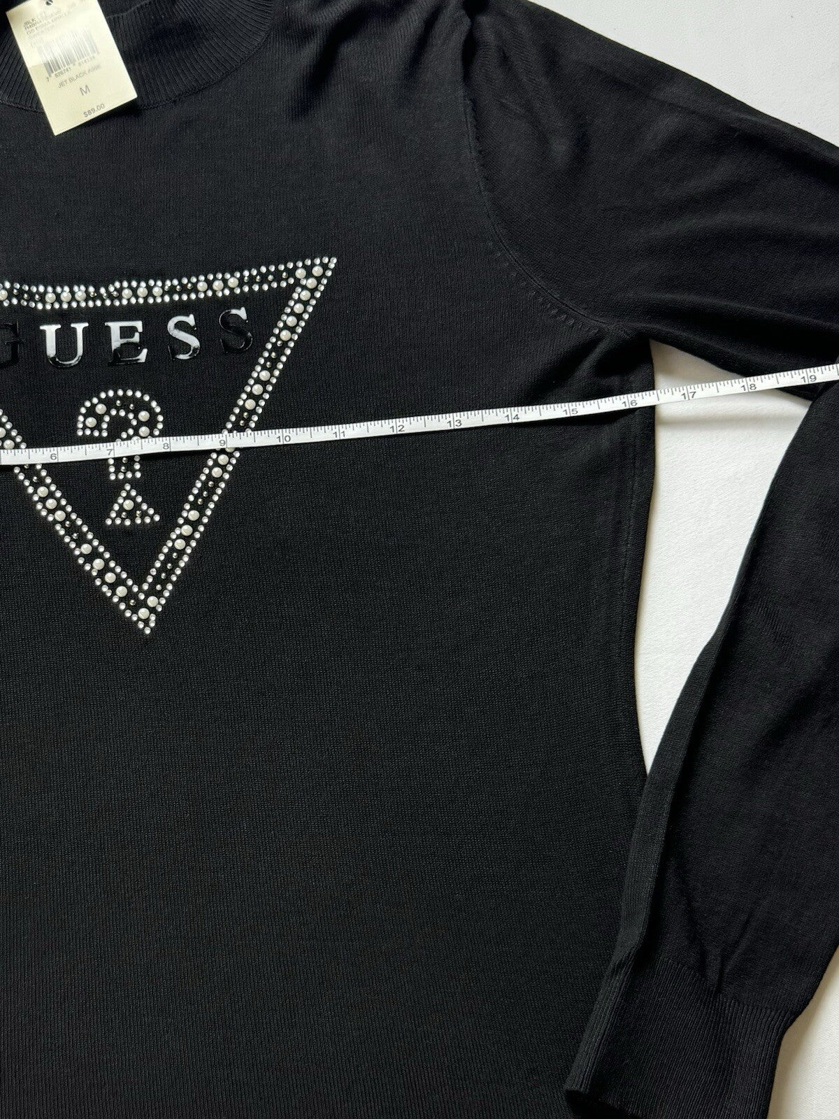 $89 Guess Women’s Rhinestone Logo Sweater Sz M.  (B.115)