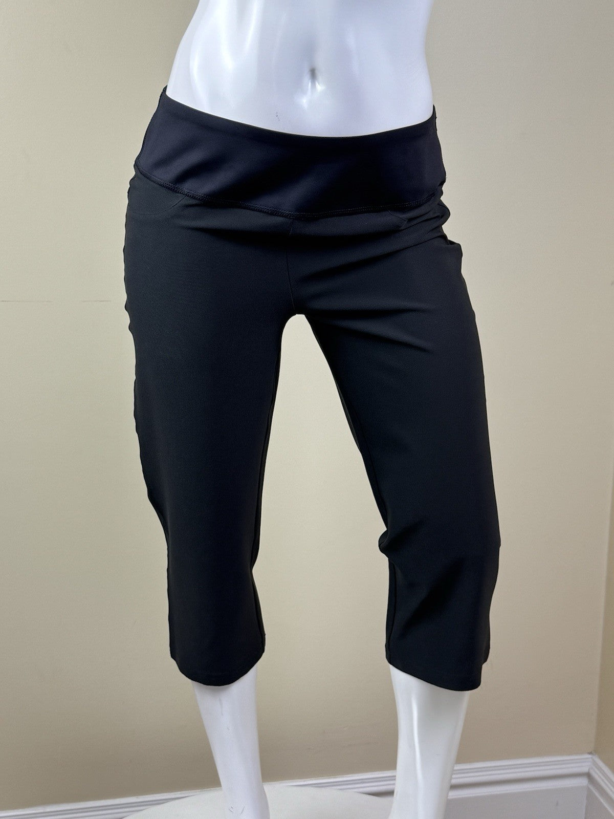 Puma Women’s Golf Pants Sz S.   (B.181)