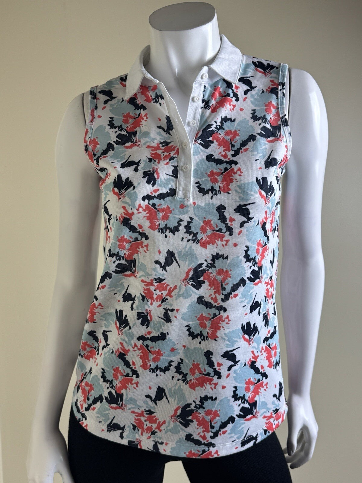 Puma Women’s Golf Shirt Sleeveless Sz S.  (B.130/4)