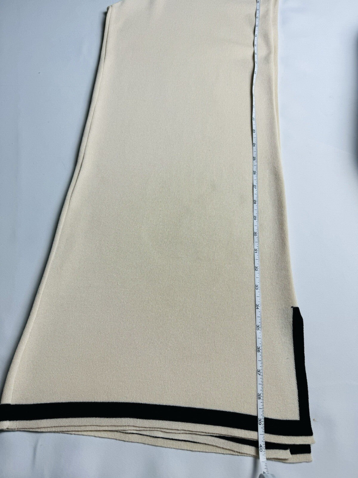 Women’s Beige Pull On Pants Sz XL.  (B.101)
