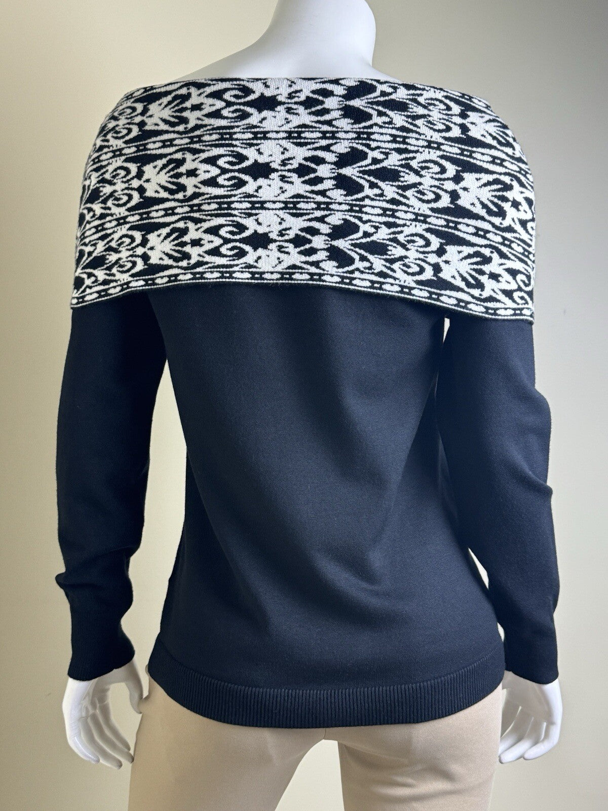 $99 Anne Klein Women's Black and White Off Shoulder Sweater Size L.    (B.116)