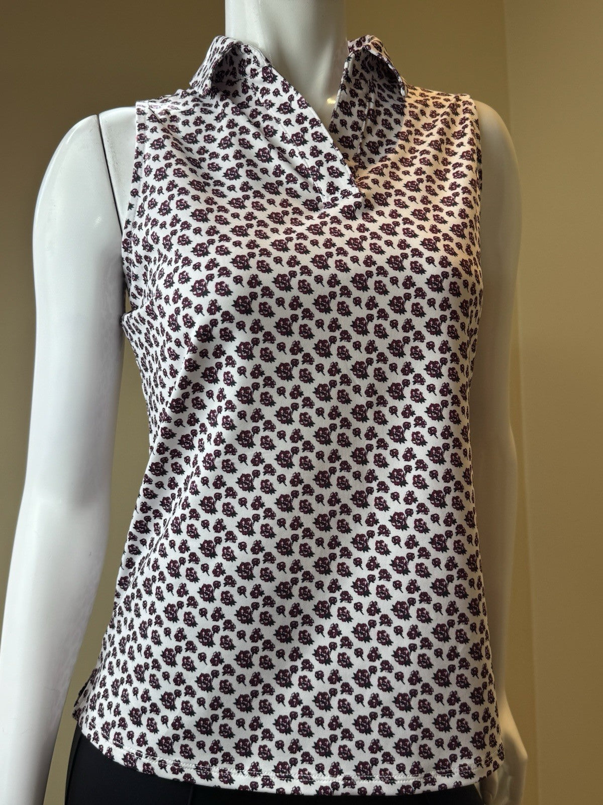 BELYN KEY Women’s Golf Shirt Sz S.    (B.165)