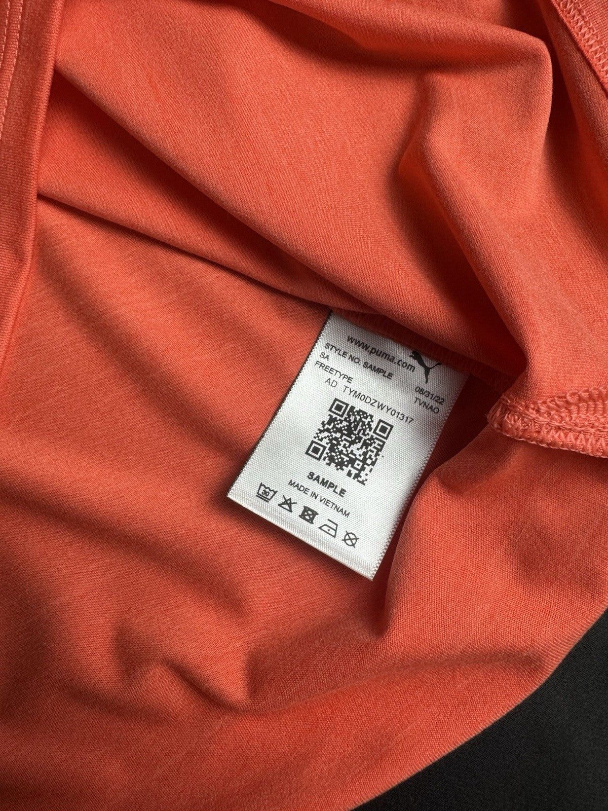 Puma Women’s Golf Shirt Sz S.   (B.172)