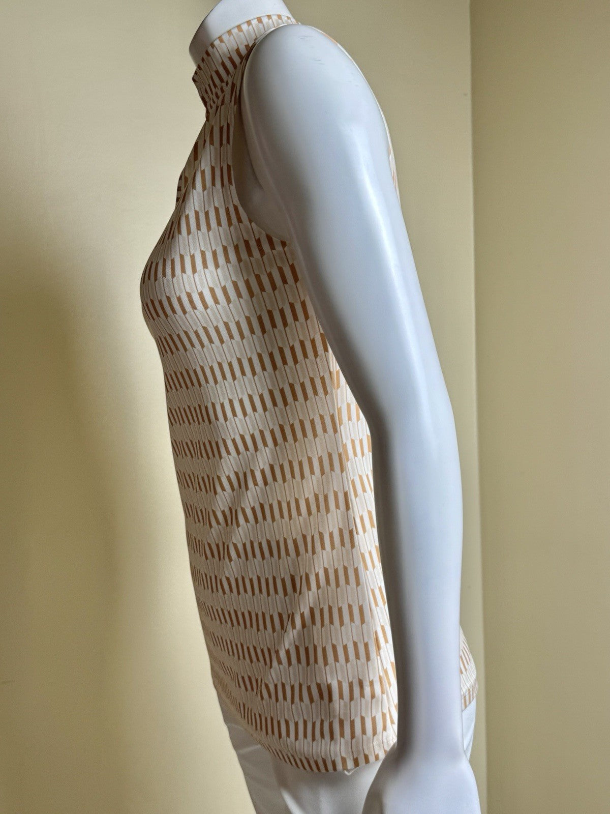 $130 A. Putnam Women’s Sleeveless Keyhole Top Sz S. (B.170)