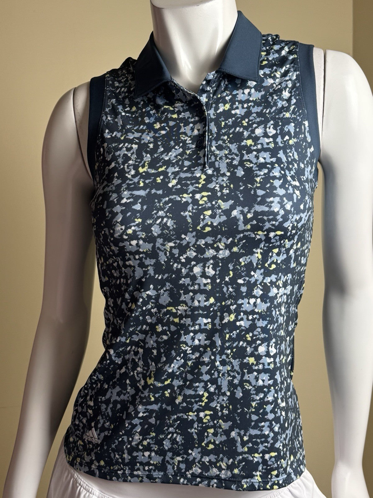 Adidas Women’s Golf Shirt Sz XS    (B.188)