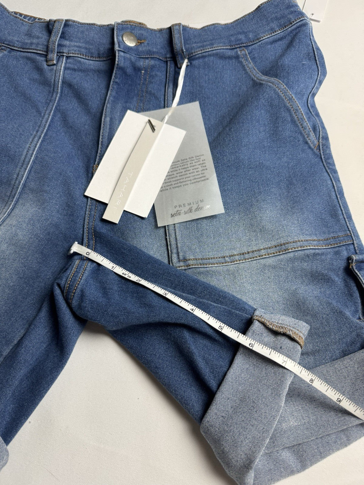 $78 Tahari Woman’s Comfort Luxe Denim Mid-Rise Bermuda Short  Sz 12  (B.155)