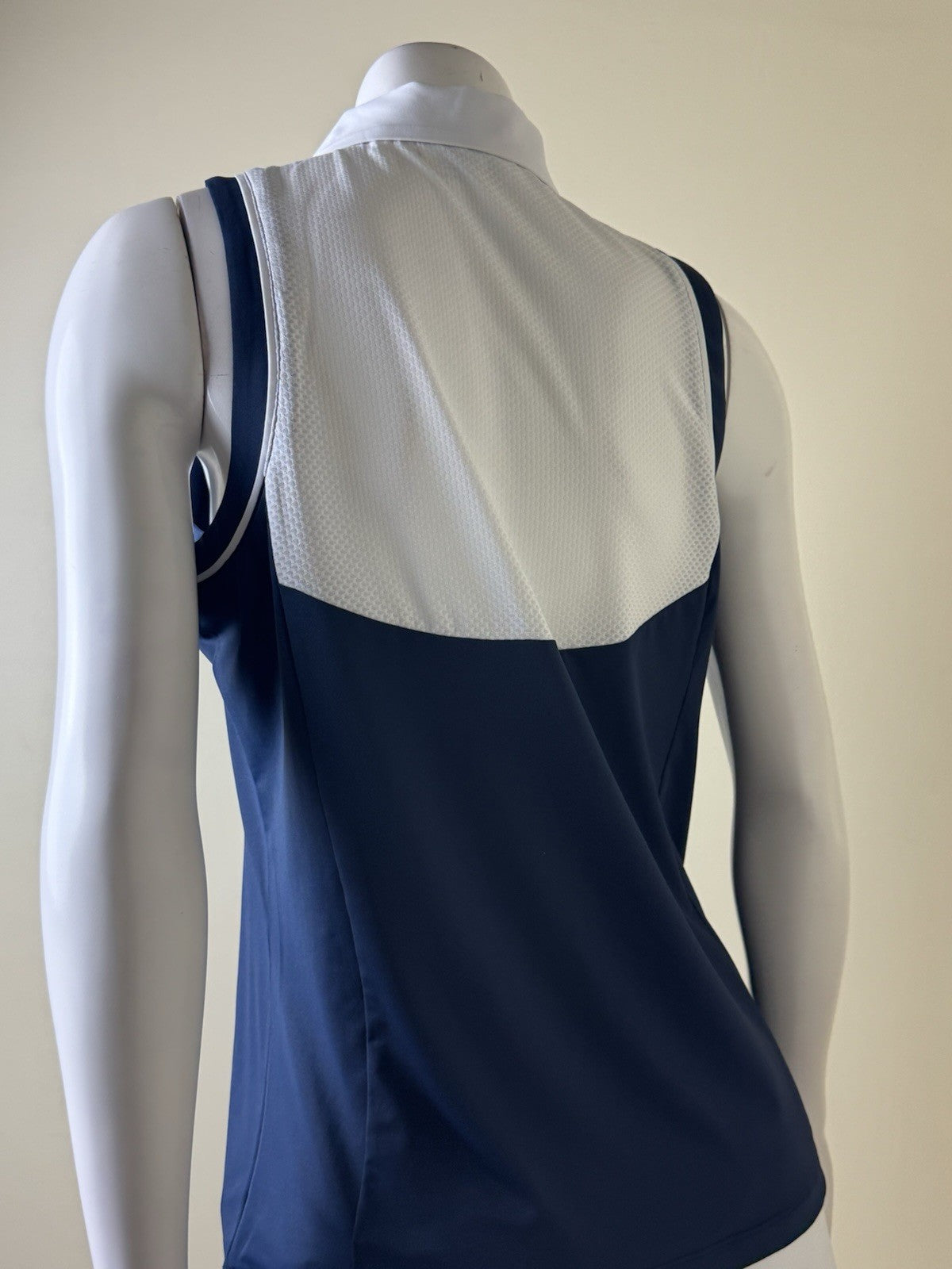 $90 An Original Penguin by Munsingwear Women’s Golf shirt Sz L.     (B.162)