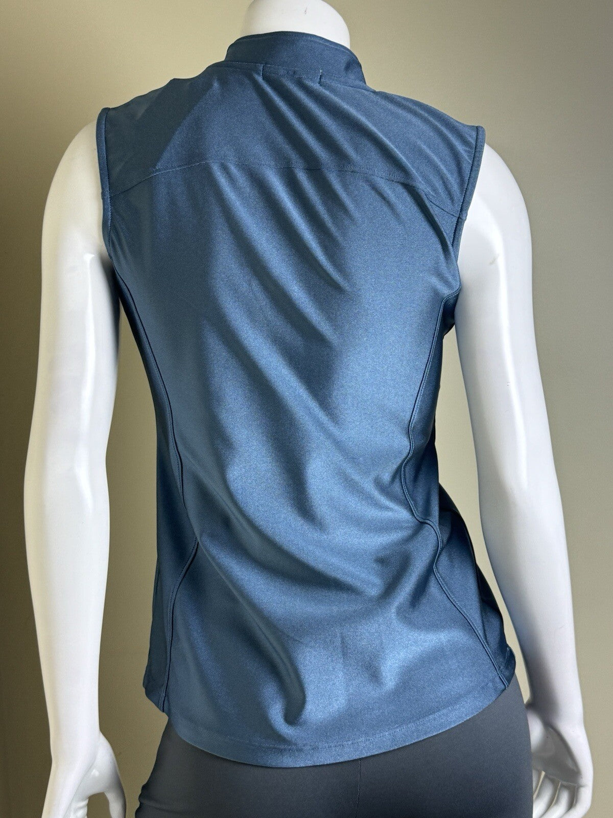 FIA Green California Women’s Top Sz S Golf Shirt. (B.113)