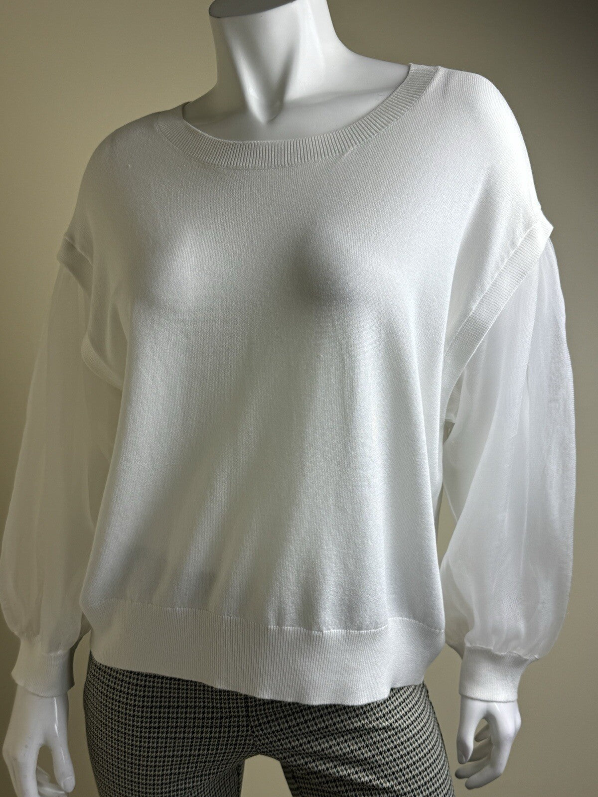 $99 DKNY Women’s Mesh Long Sleeves Shirt Sweater Size L.      (B.99)