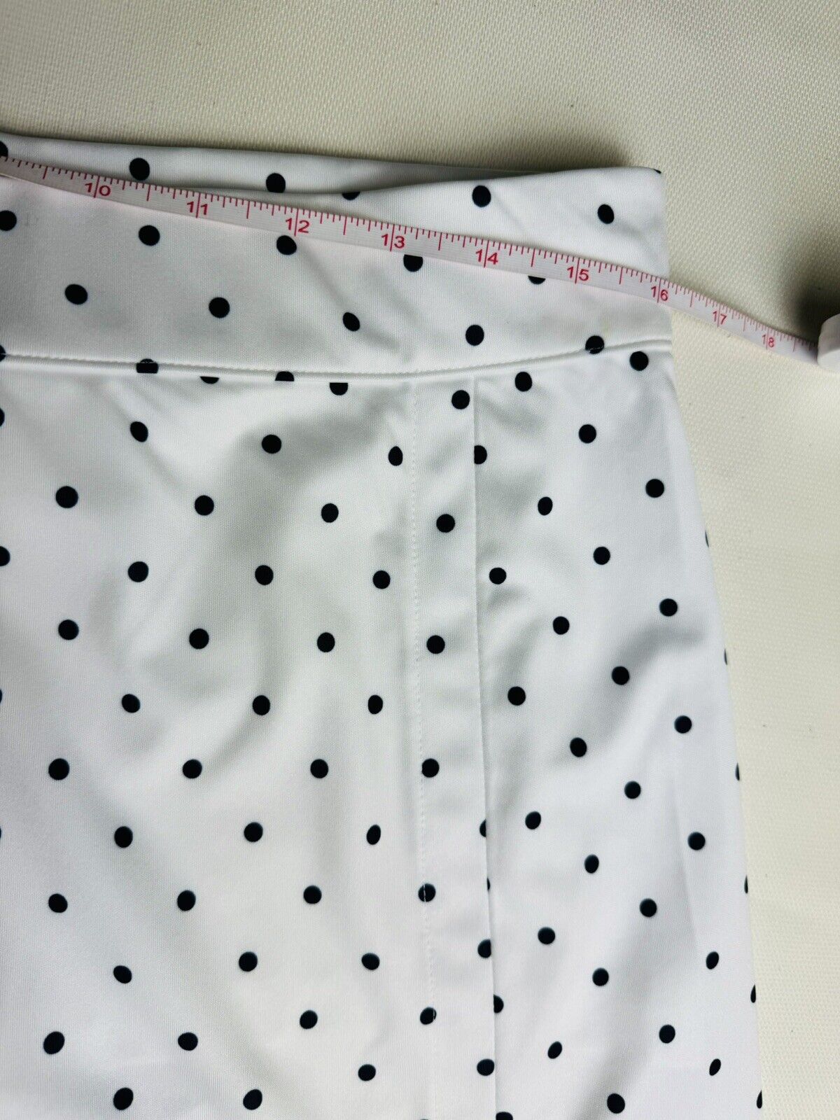 J Lindeberg Women's Golf Skort Polka Dots Sz L.   (02)