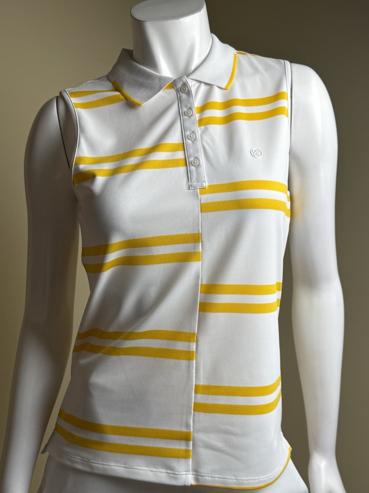 G/FORE Women’s Golf shirt Sz M   (B.170)