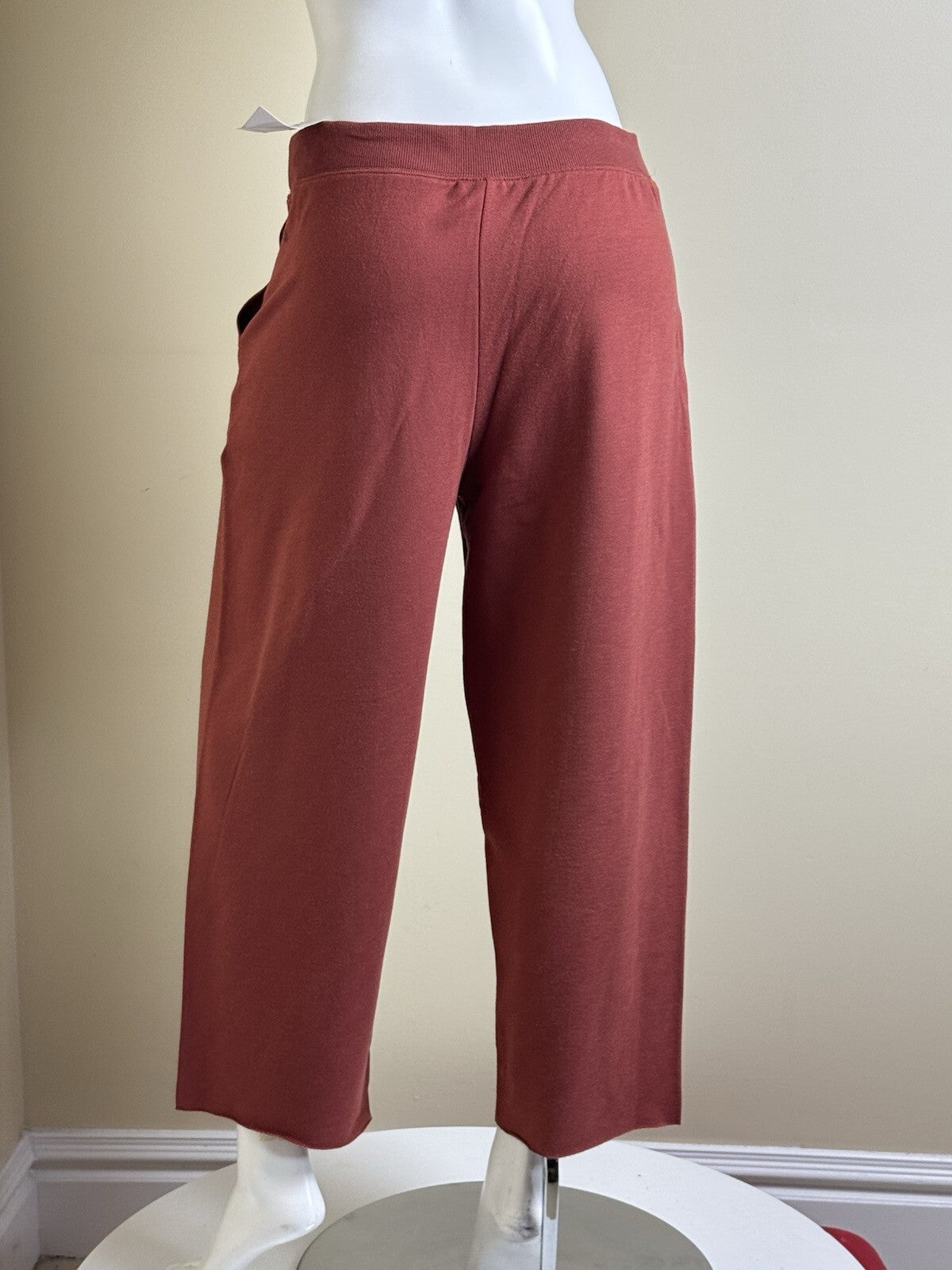 Nike Yoga Women’s Fleece Pants Drawstring Stretch Sz M.   (B.109)
