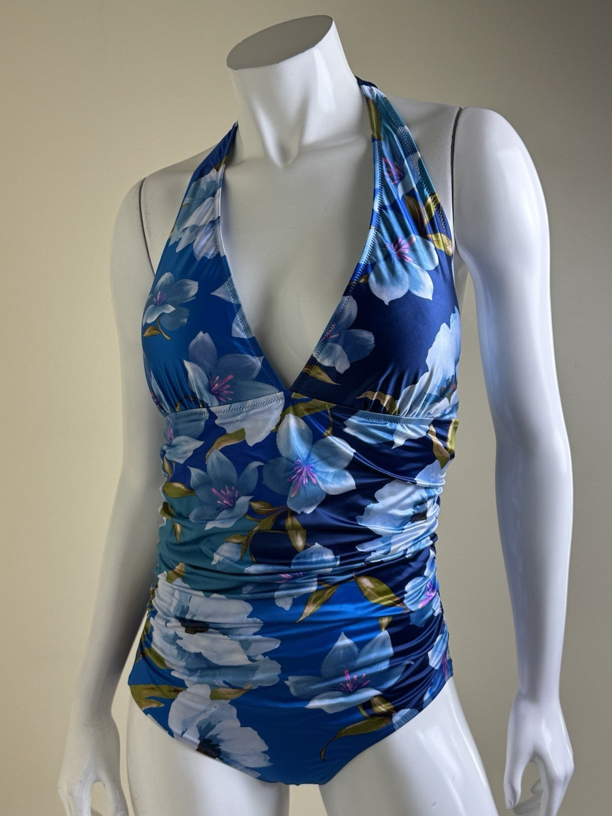 $99 Gottex Women's One Piece Swimsuit Size 16.      (B.150)