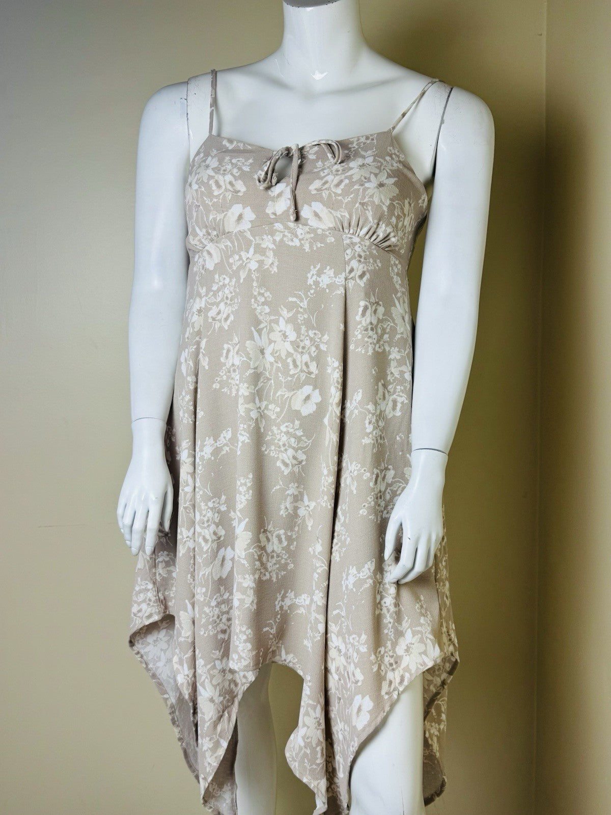 SUGARKiSS Women’s Floral Dress Sz XL.  (B.111)