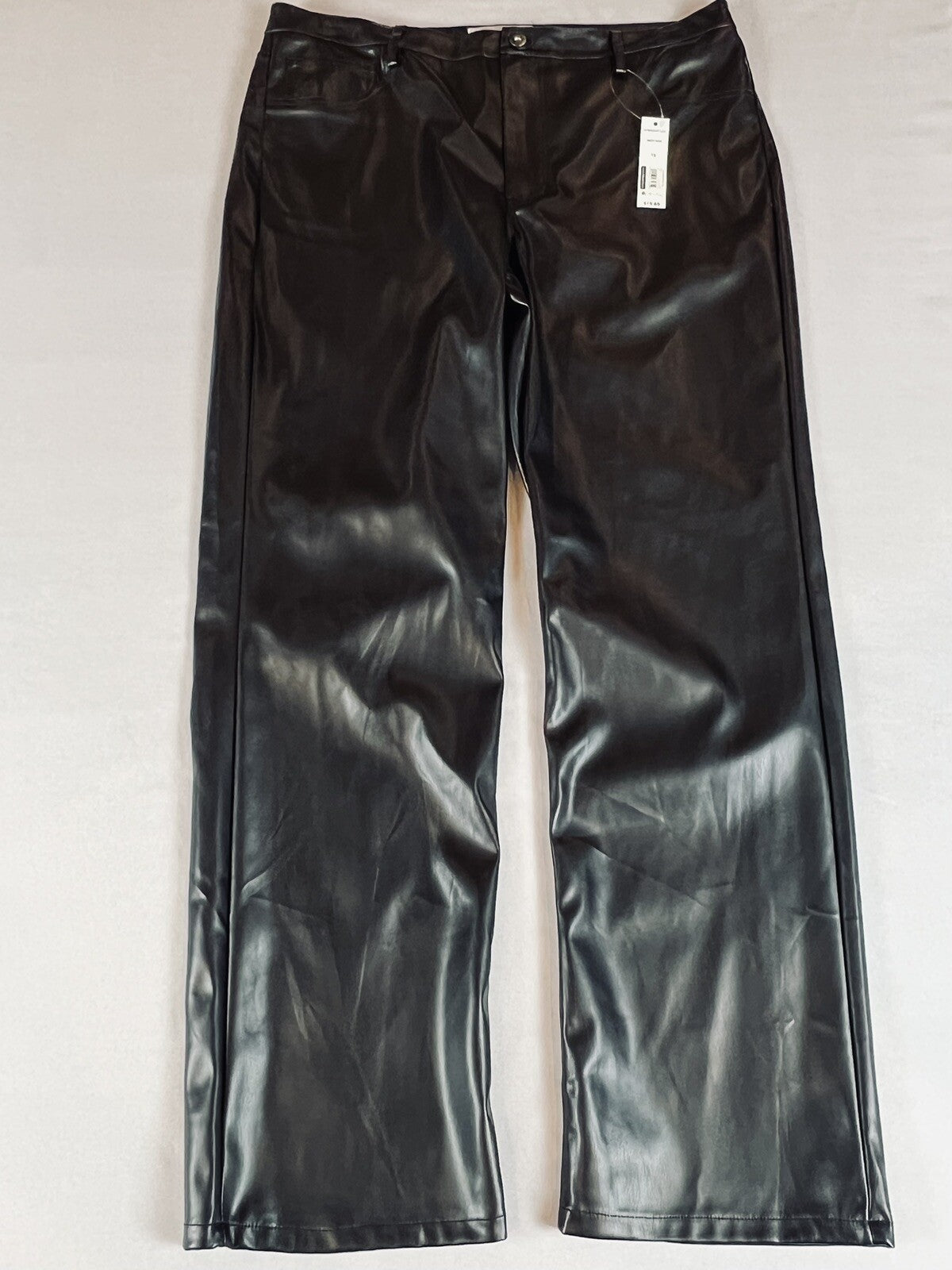 No Boundaries Women’s Faux Leather Black Pants Size 15