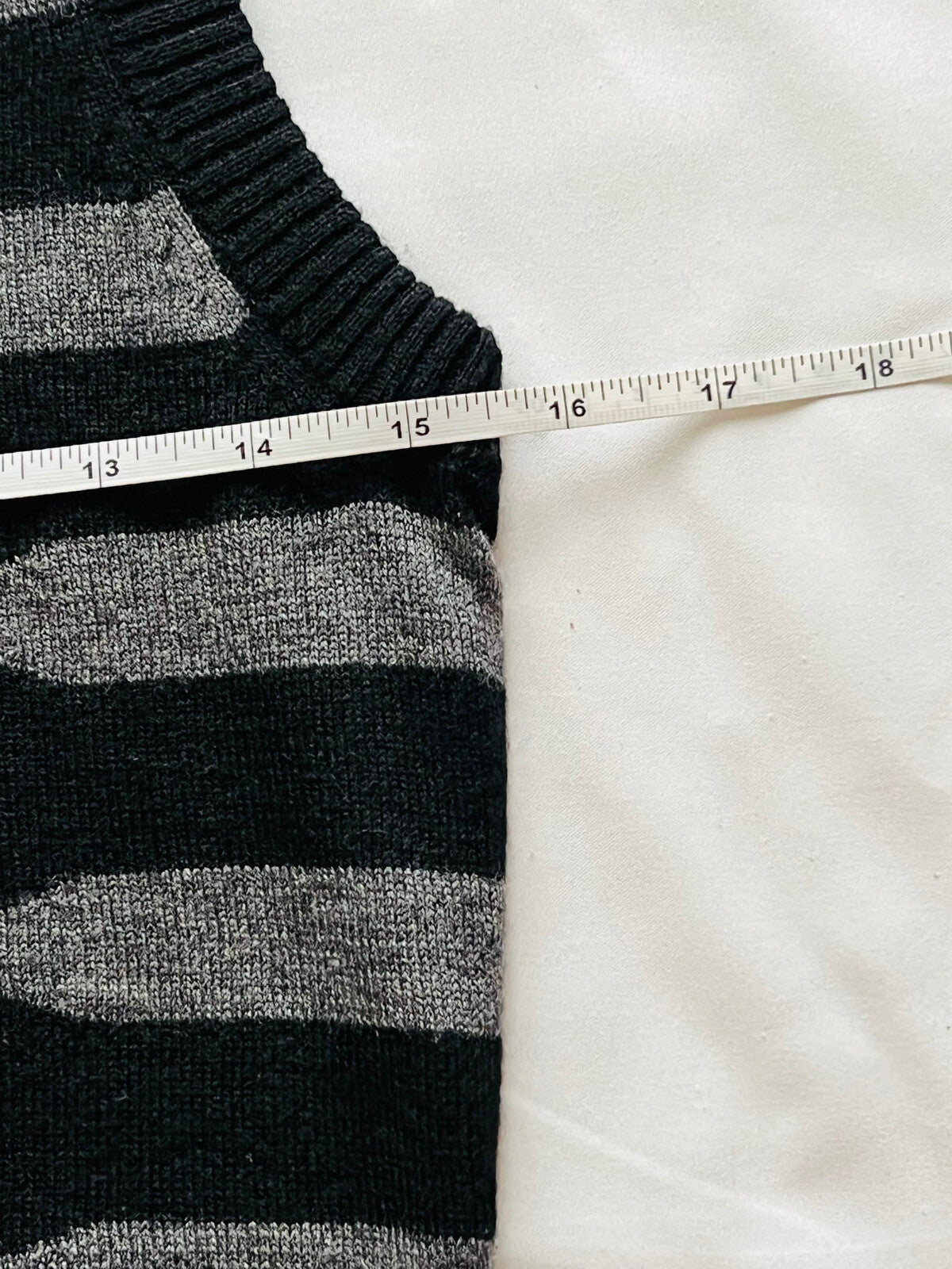 Lija Women's Golf Knit Vest Sleeveless Sz S Black Gray Stripes