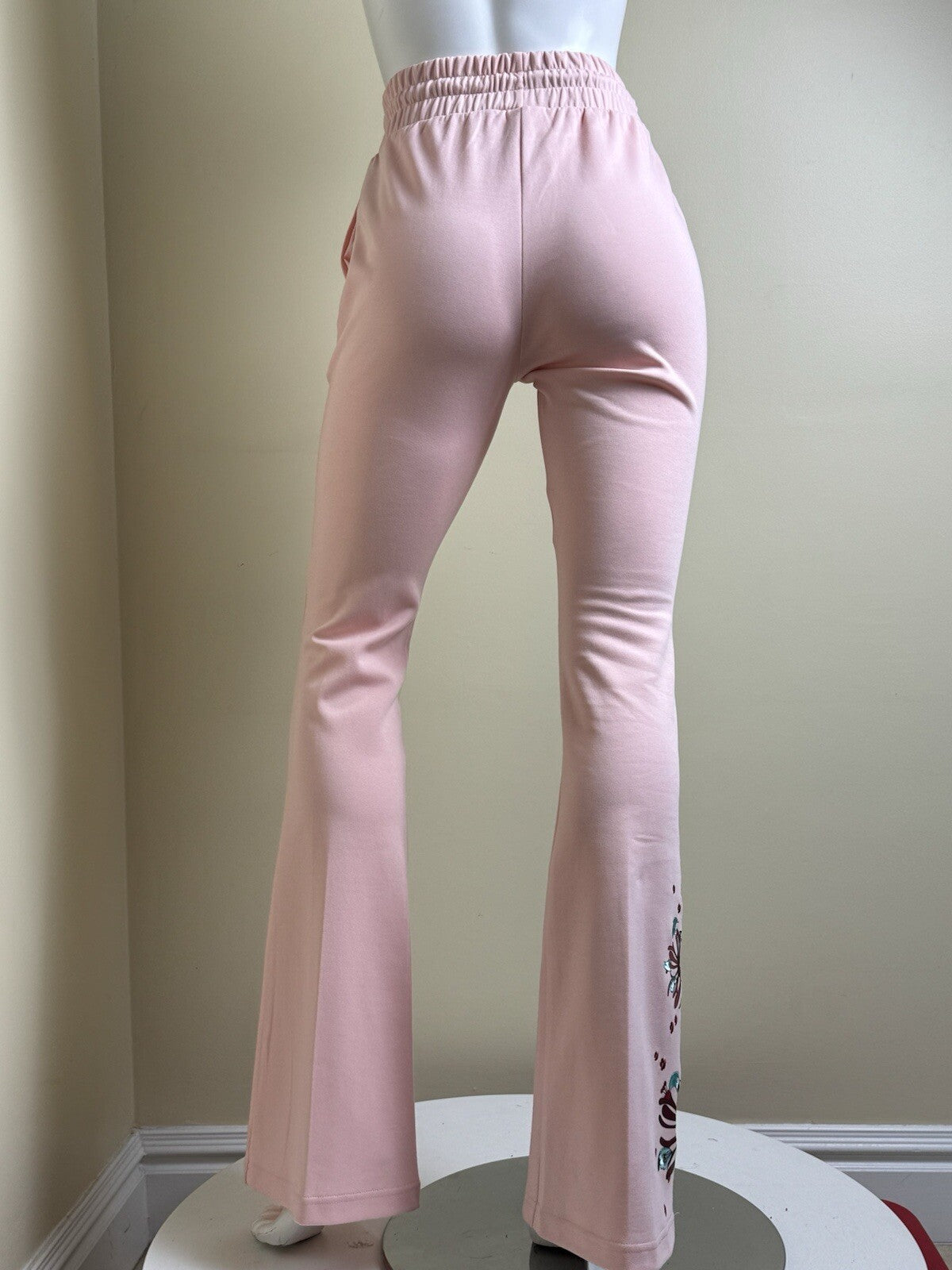 Puma Liberty Women’s Pink Wide Leg Pants Floral Embroidery Size XS.   (B.105)