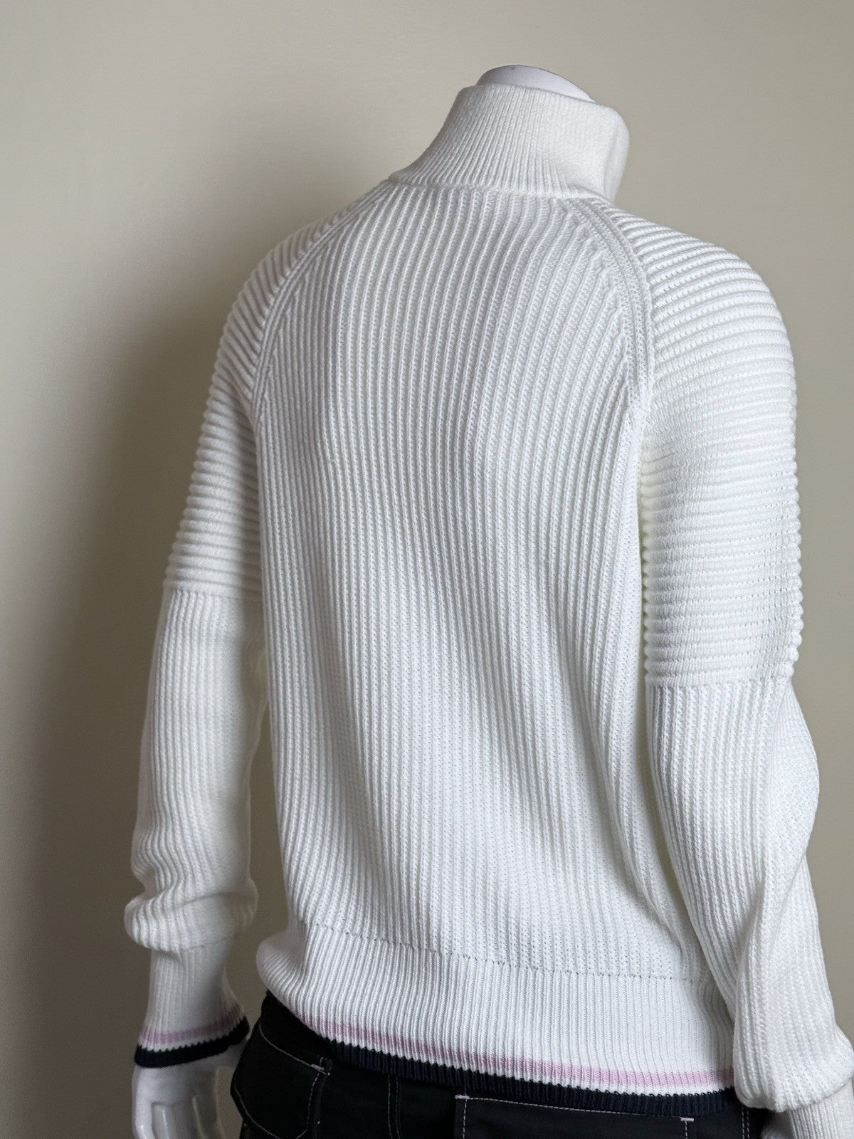 Puma Women's Golf Sweater Size S.   (B.097)