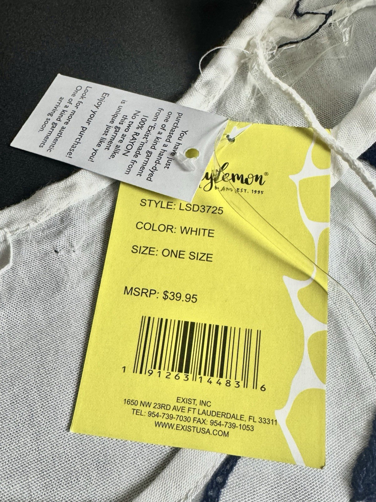 $39 Salty Lemon Women’s Tasseled Swim Cover Up Sz. One Size. (B.173)
