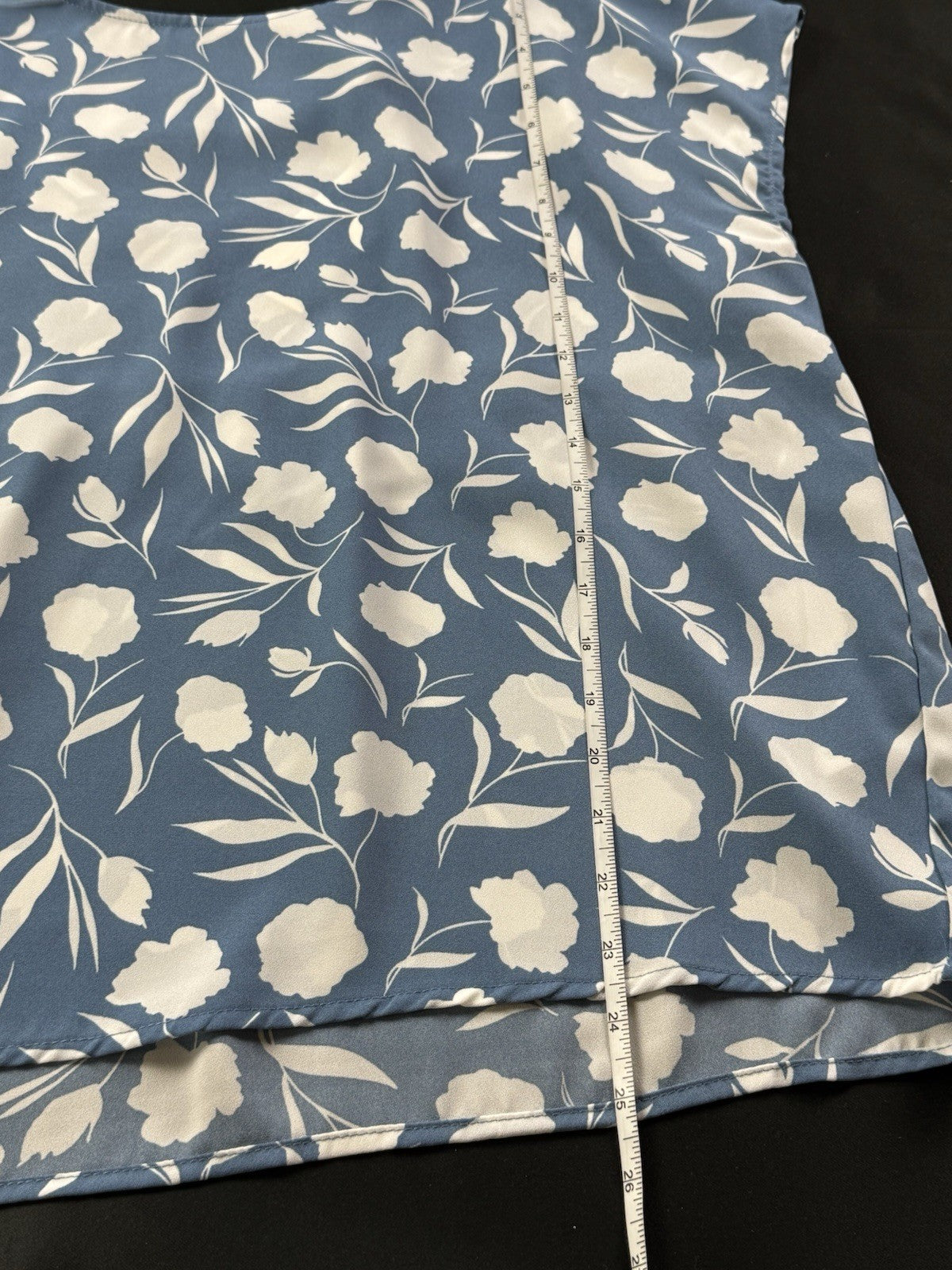 Cooper & Ella Women’s Floral Blouse Sz L.  (B.187)