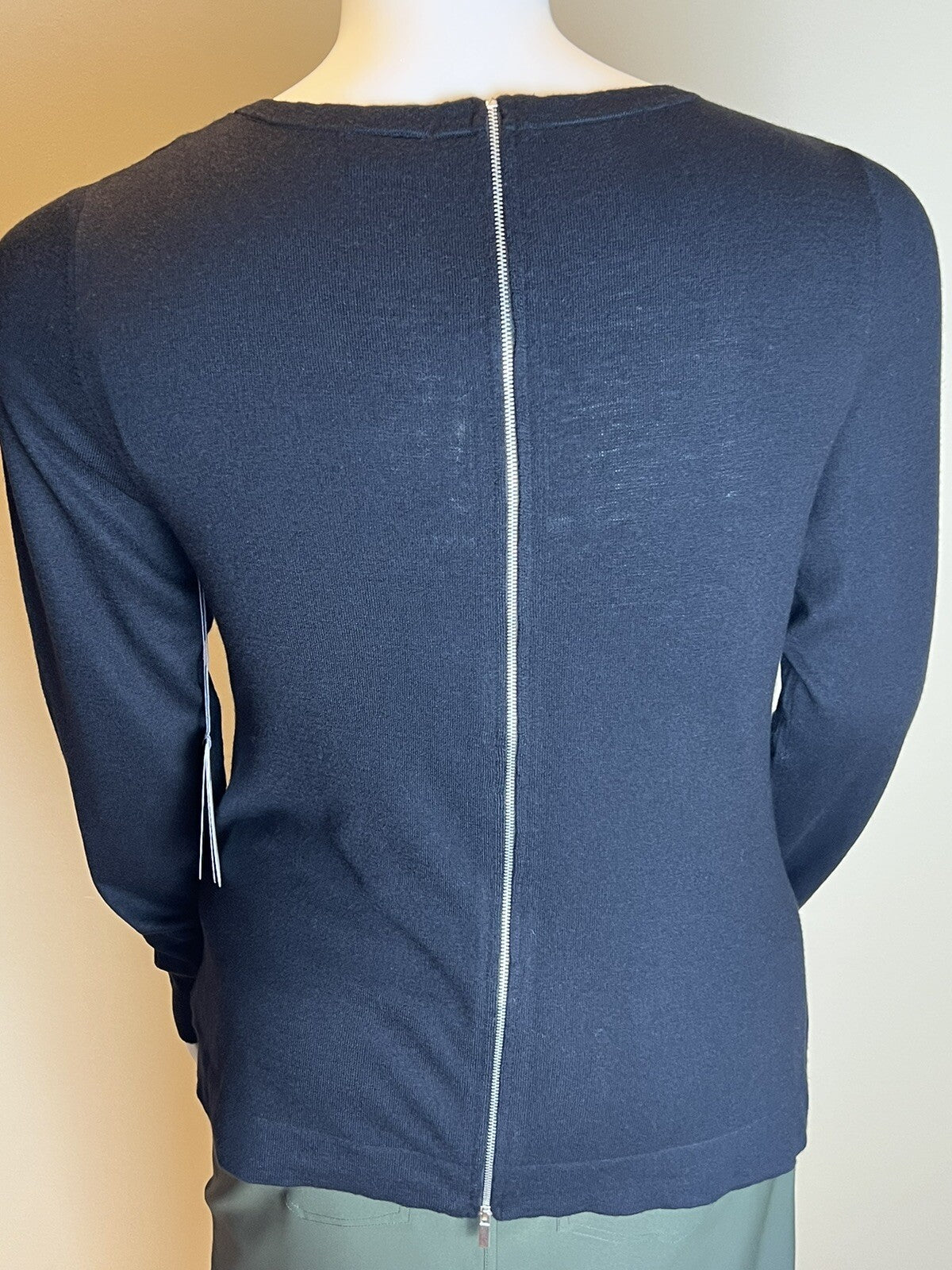 Jofit Women's Long-Sleeve Sweatshirt Sz L Black.      (50)