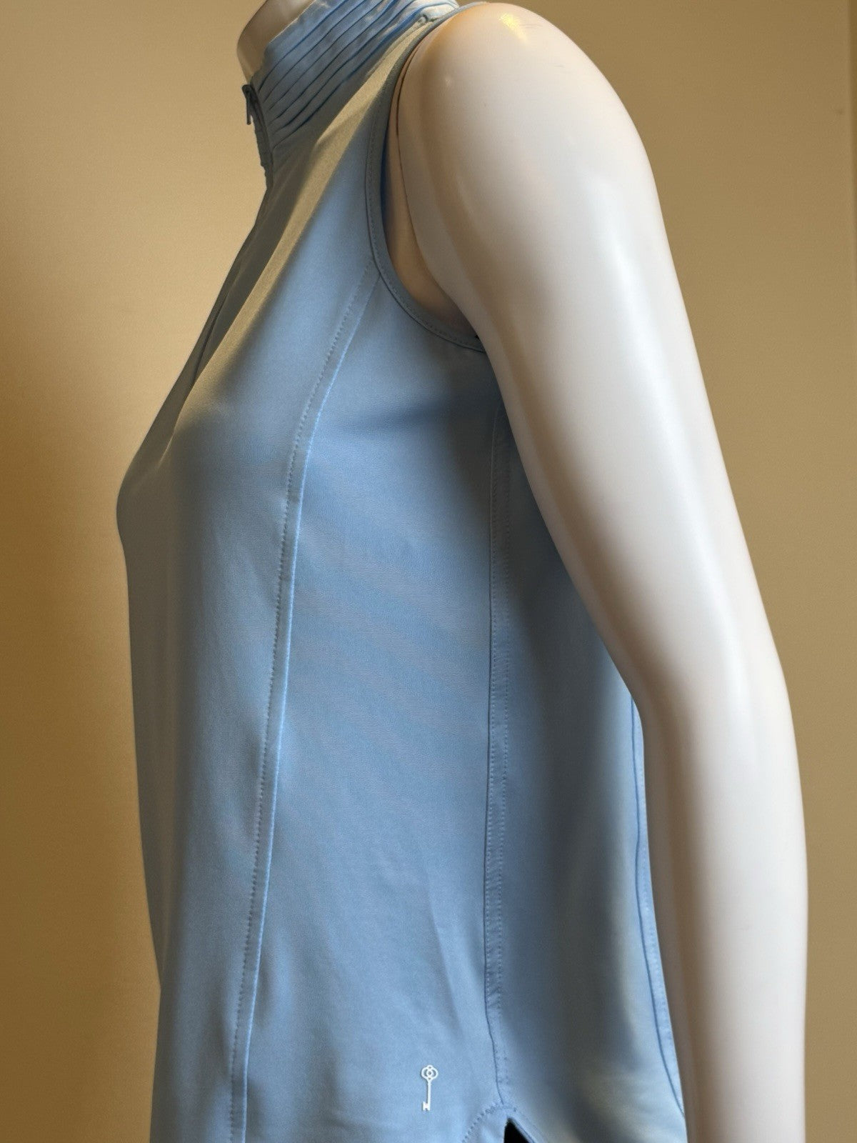 BELYN KEY Women’s Golf Shirt Sz S.    (B.167)