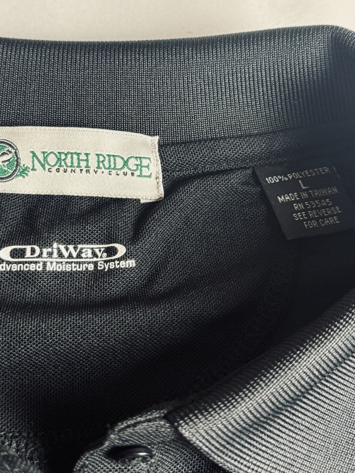 $49 NORTH RIDGE Women’s Golf Shirt Sz L           (B.180)