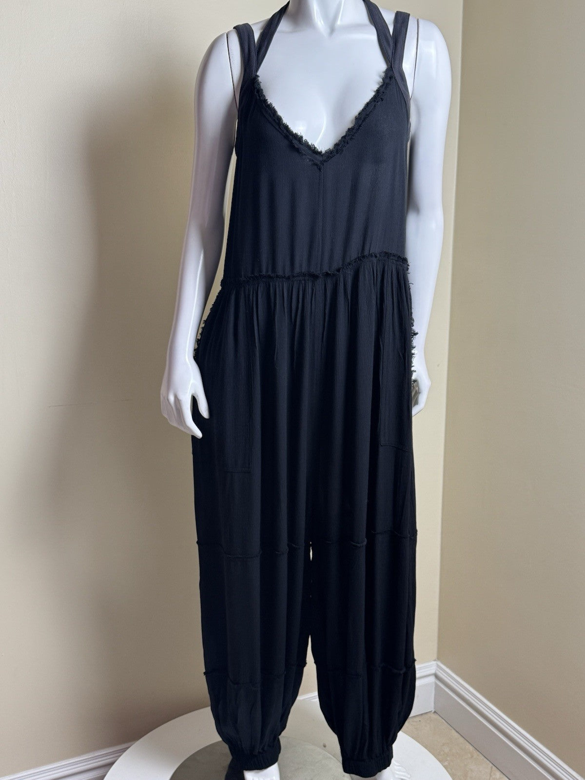 FP Movement Women’s Black Jumpsuit Sz S.    (B.044)