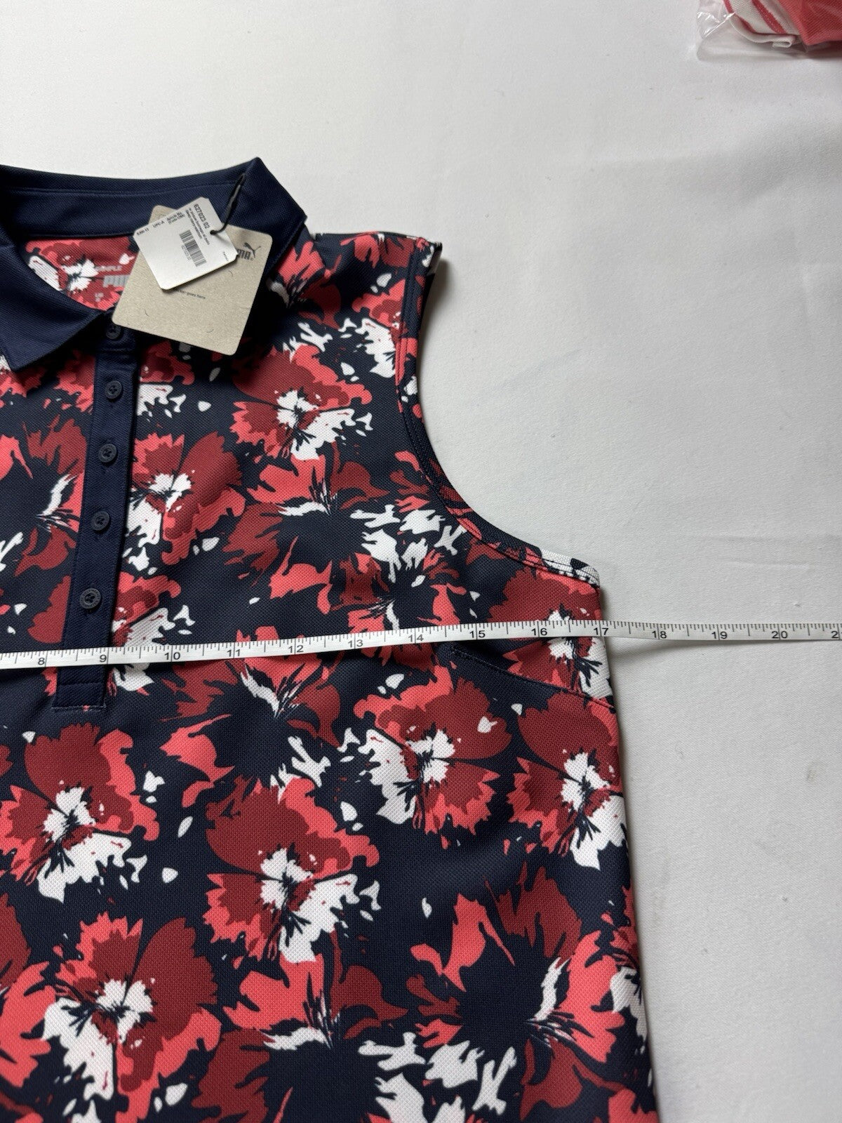 Puma Women’s Golf Shirt Sleeveless Sz S.  (B.130/7)