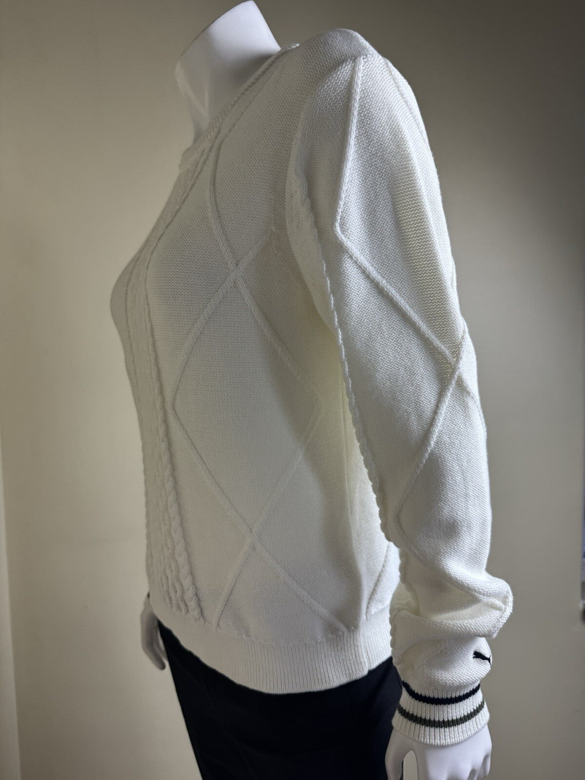 Puma Women's Golf Sweater Ivory Size S.   (B.125)