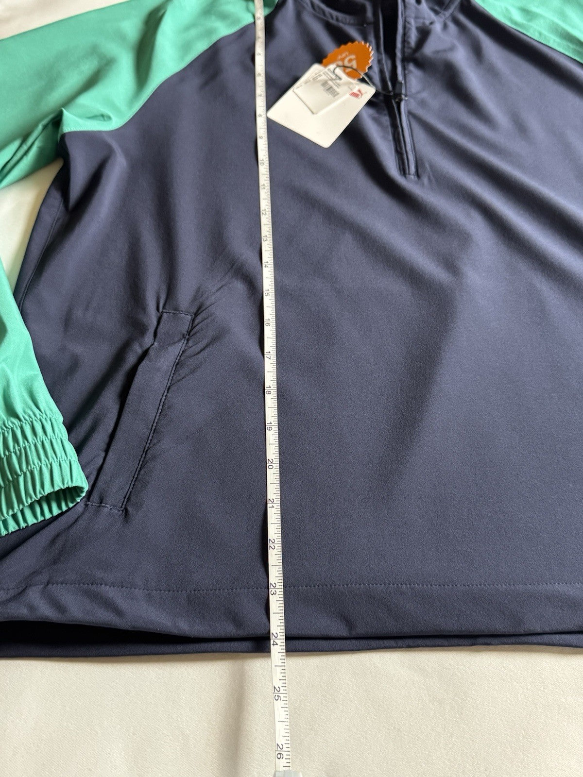 PUMA Women's Golf Sweatshirt Sz S.  (B.157)