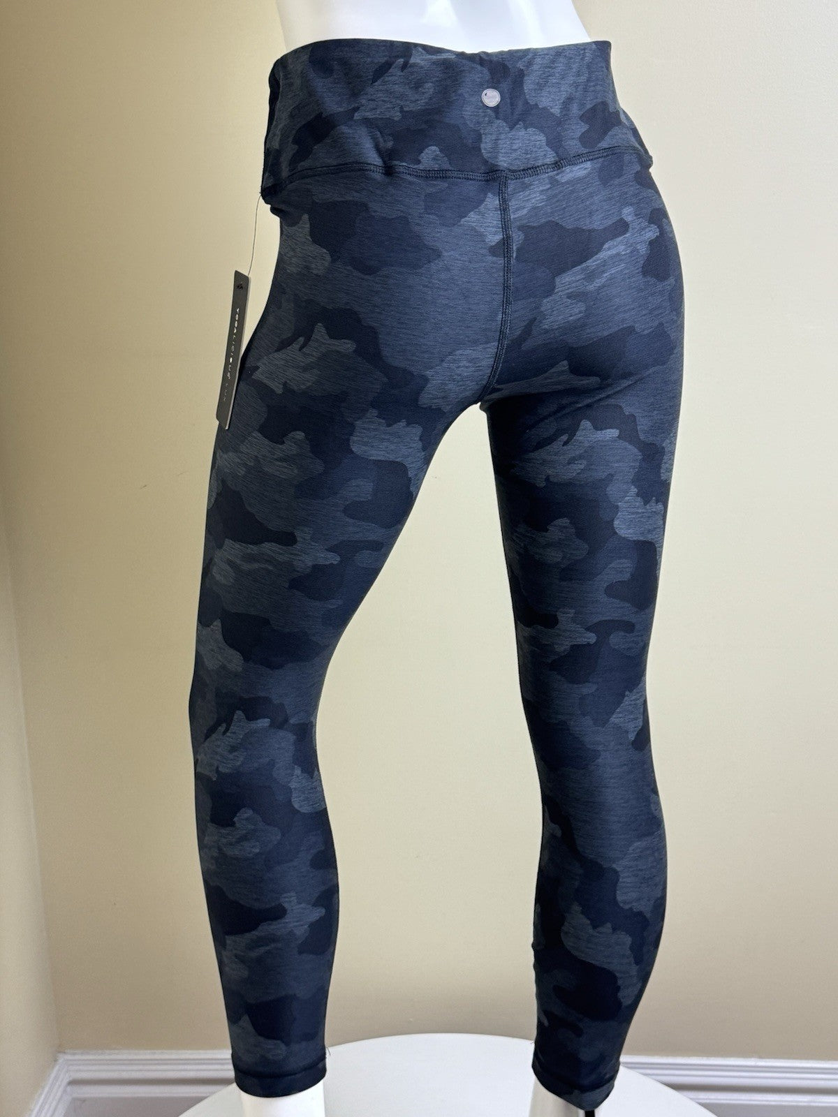 $78 Yogalicious Lux Leggings Hi-Rise Ankle Length Legging Sz L.  (B.156)