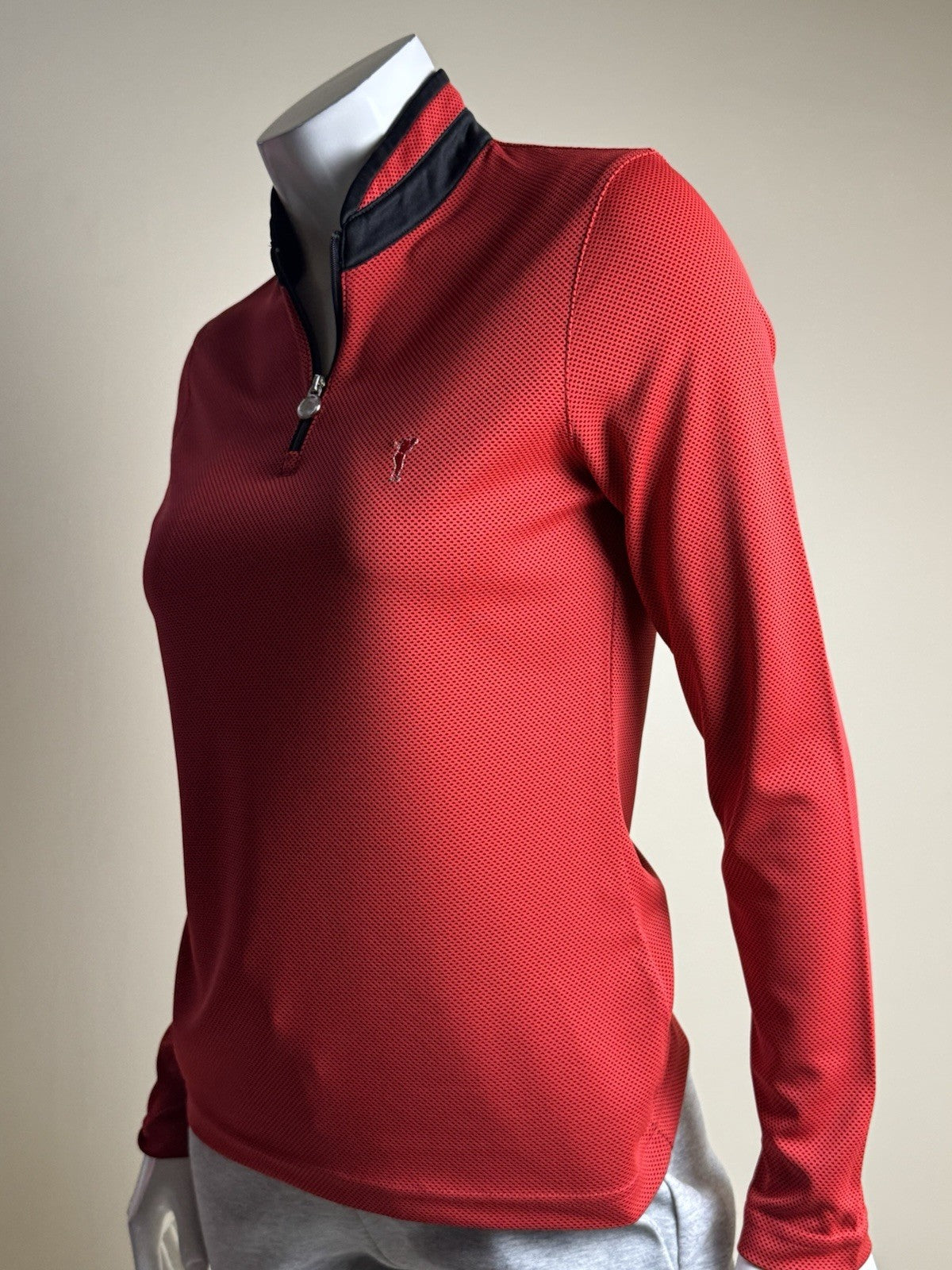 $129 GOLFINO Women's Golf Shirt Red Size 6.  (B.189)