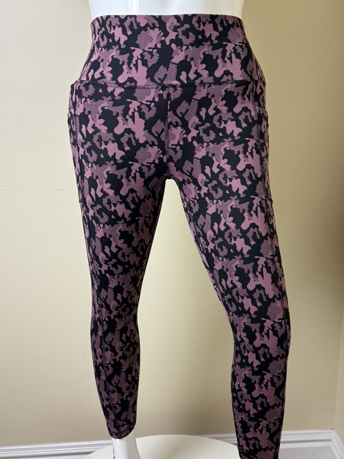$78 90 Degree By Reflex Tummy Control Legging Sz 2XL.  (B.159)