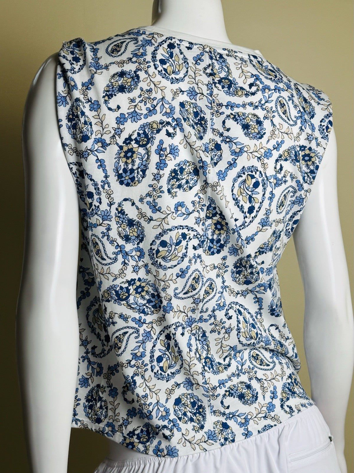 $49 Tommy Hilfiger Women's Paisley Printed Blouse Sz S.   (B.188)