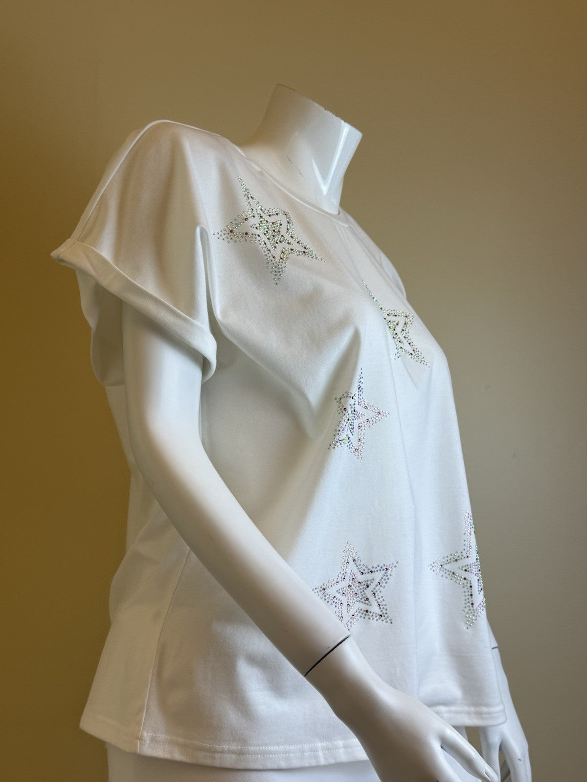 On Twelfth Women’s White Starts Rhinestone Shirt Sz 3XL.        (B.161)
