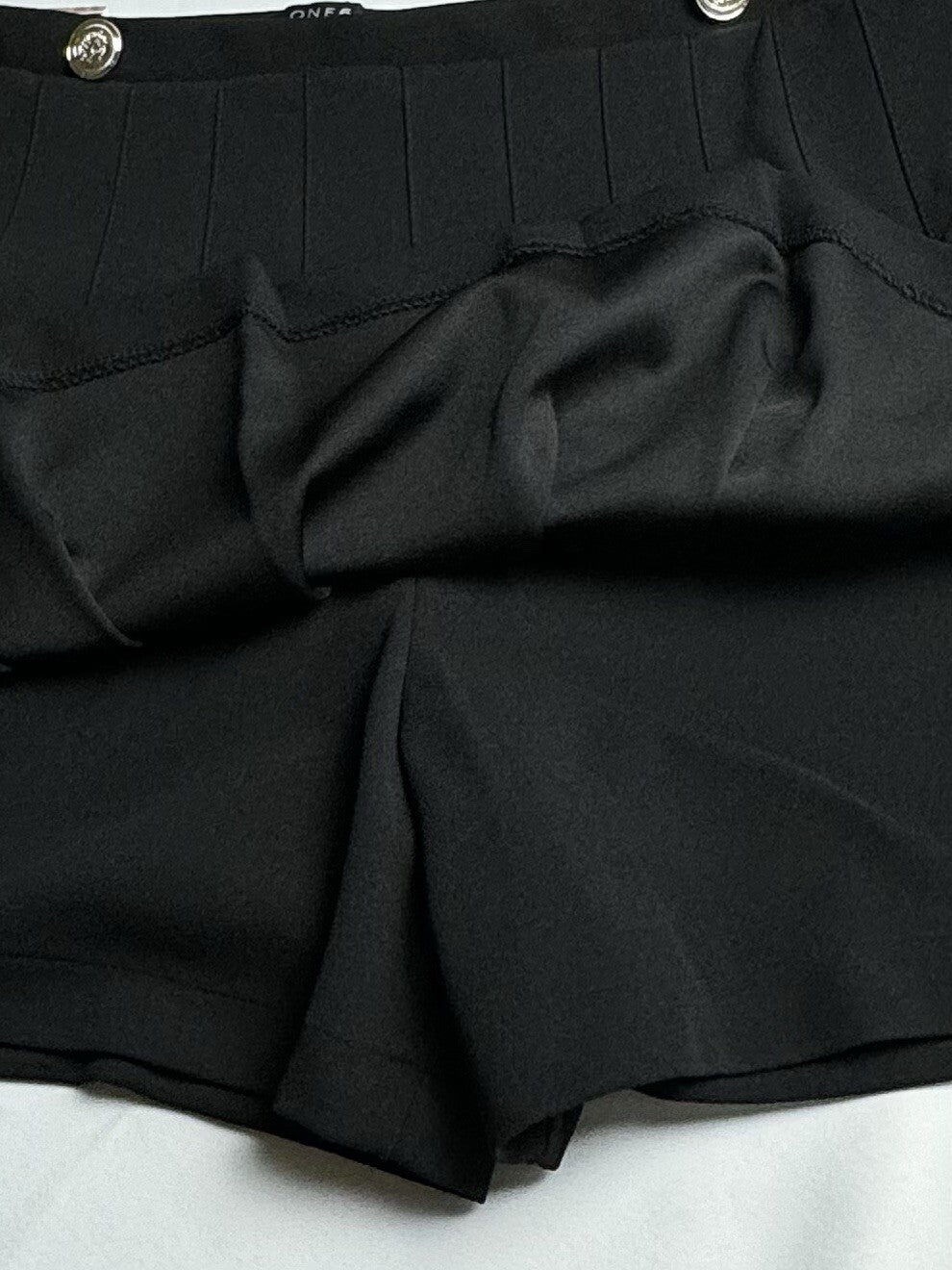 One 5 One Women Black Ruffled Skirt Sz XL. (B.91)