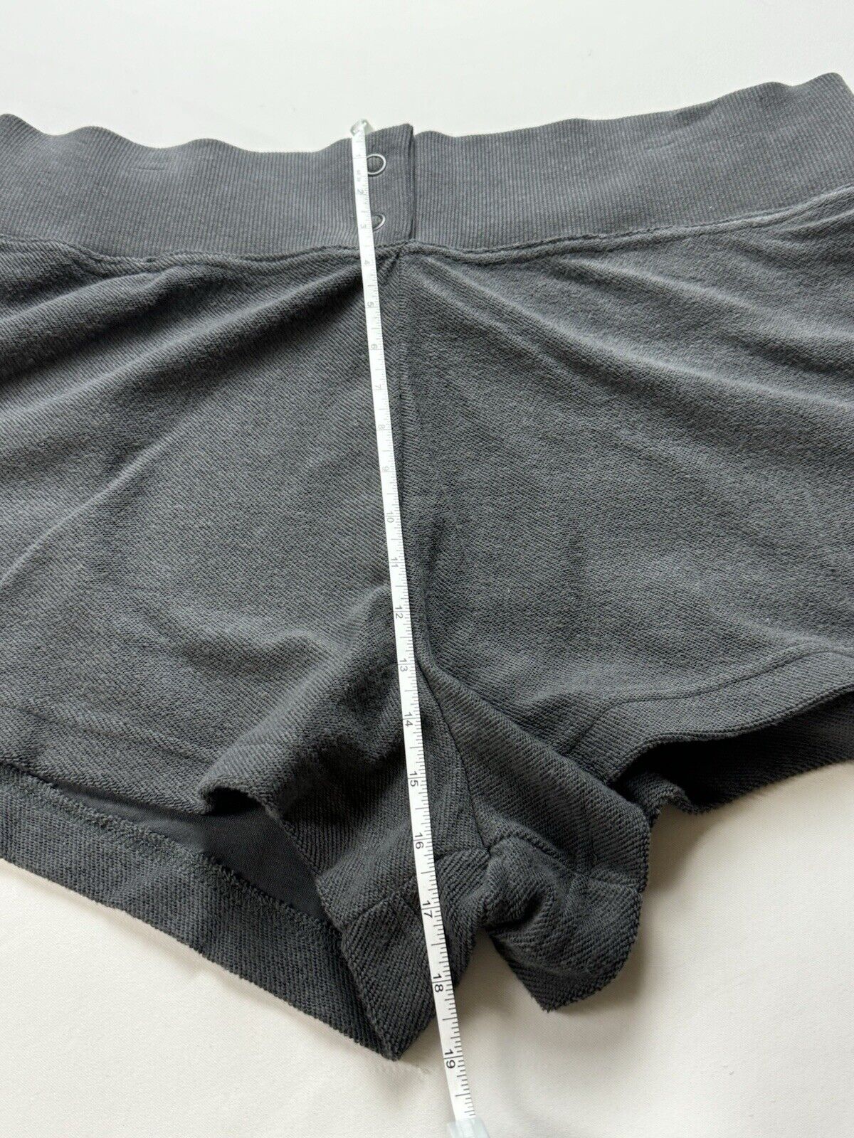 $68 Nike Womens Gray Fleece Shorts Sz XL