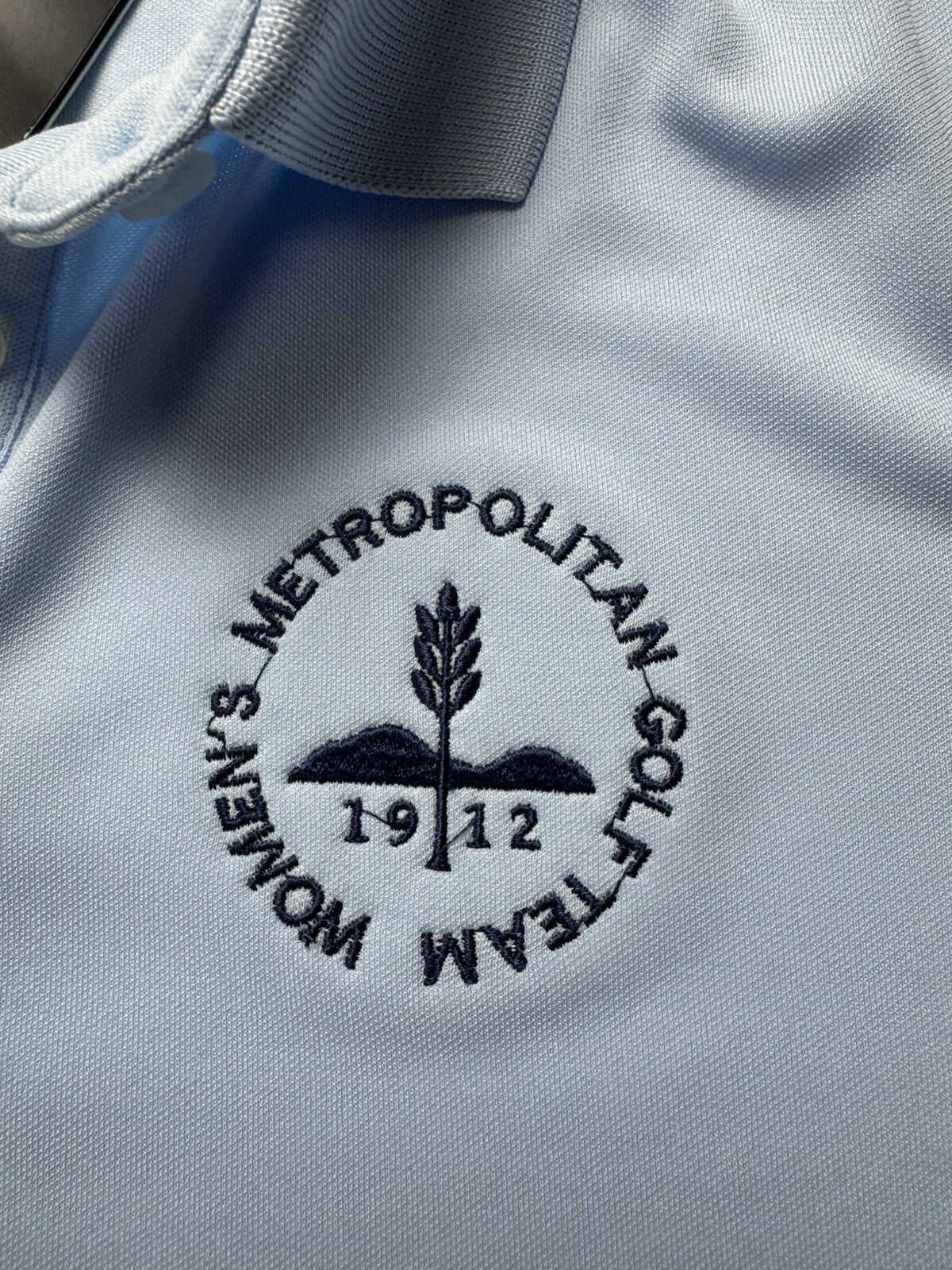 Nike Dri-fit Women’s Golf Shirt Sz M.    (B.135)