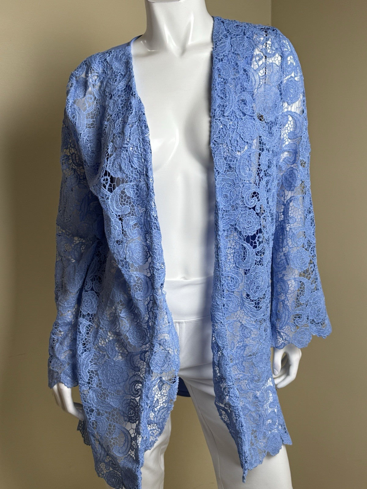 $99 Isaac Mizrahi Lace Open Front Cardigan Blue Size S.     (B.172)