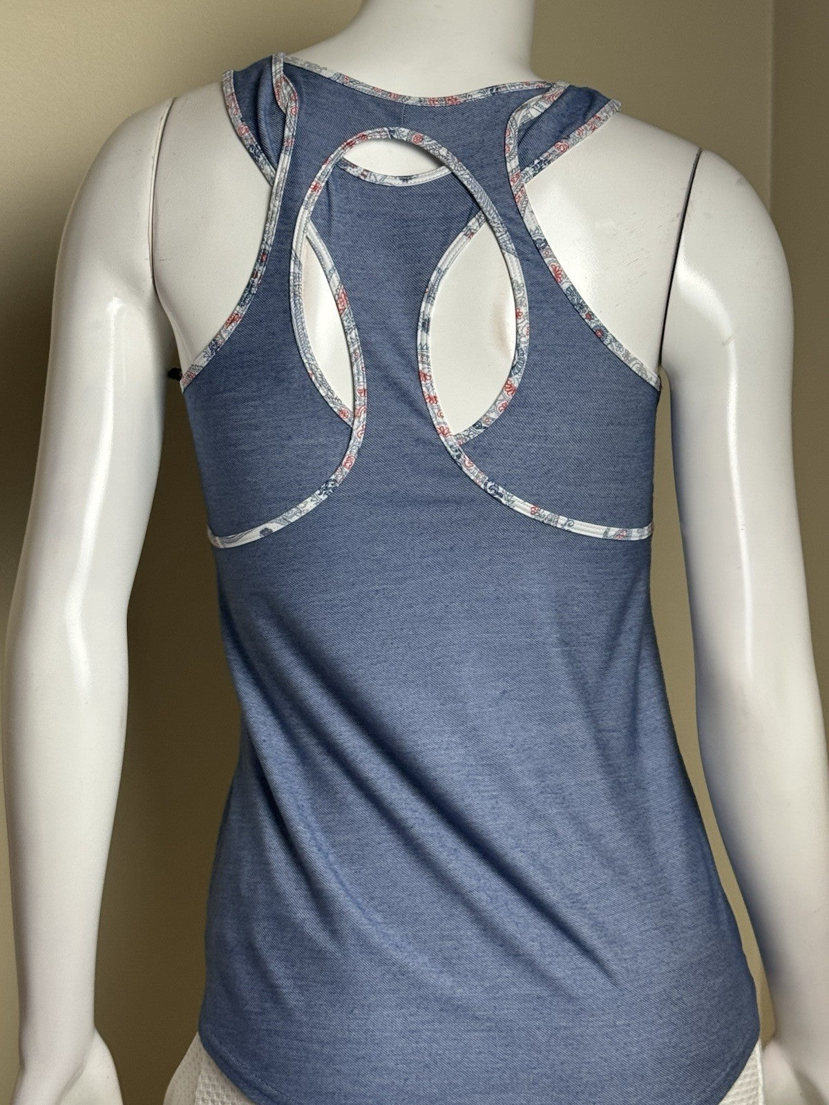 JOFIT Women's Golf Tank/Top Size S.   (B.175)