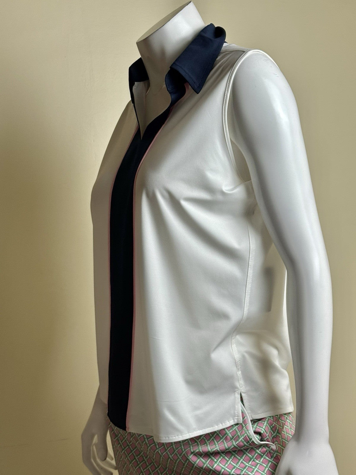 BELYN KEY Women’s Golf Shirt Sz M    (B.037)