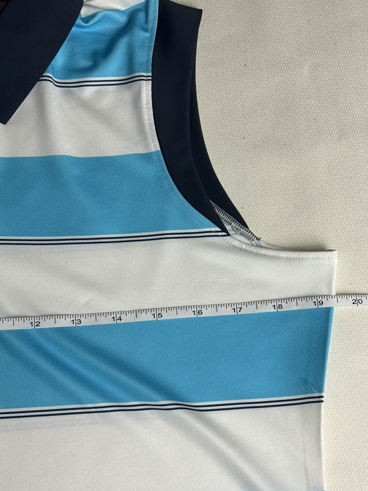 Cutter and Buck Women’s White Blue Polo Shirt Size M.     (B.68)