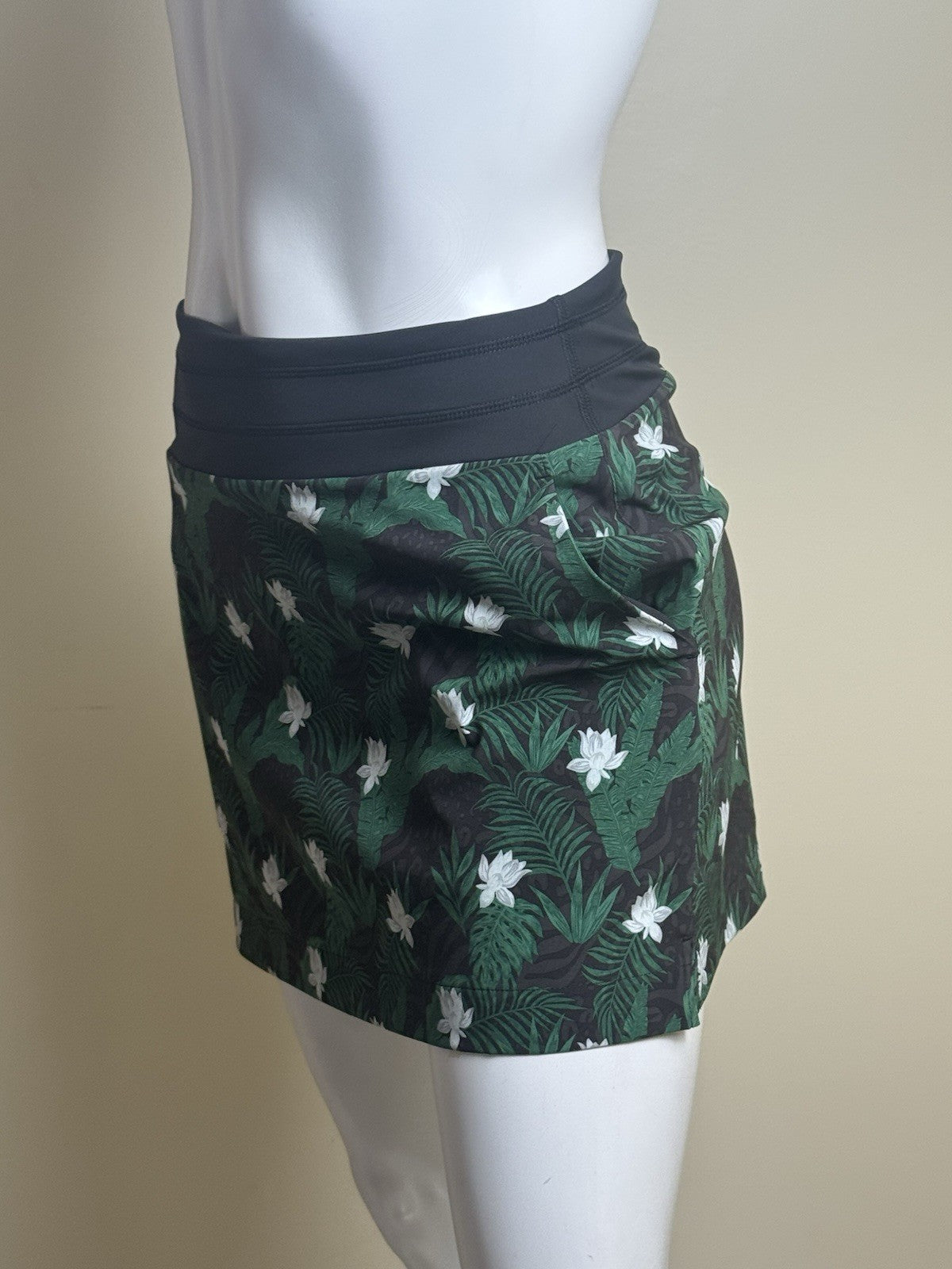 PUMA Women's Golf Tennis Skort Skirt Sz S (B.153/8)