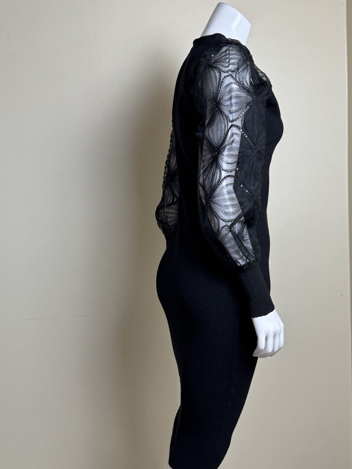 Absolutely Famous Black Laced Sleeves Knit Dress Size M.  (B.176)
