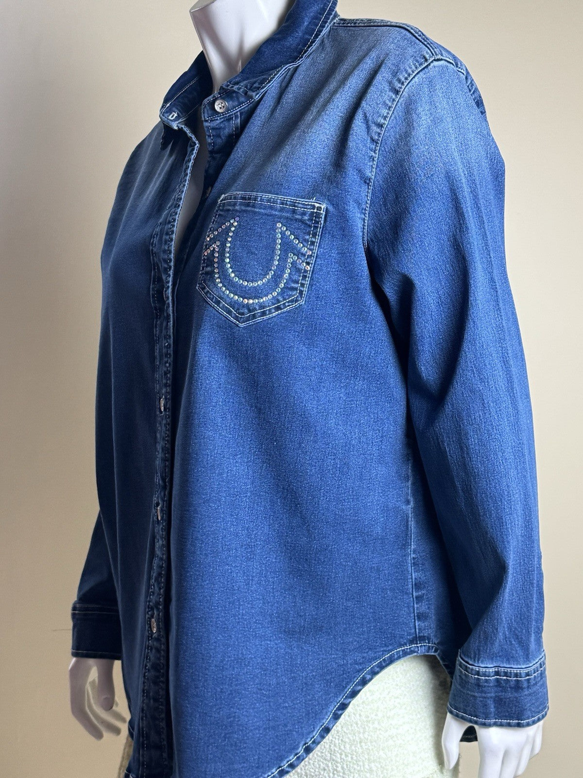 $89 True Religion Women's Denim Shirt Crystal Horseshoe Size XL.      (B.144)