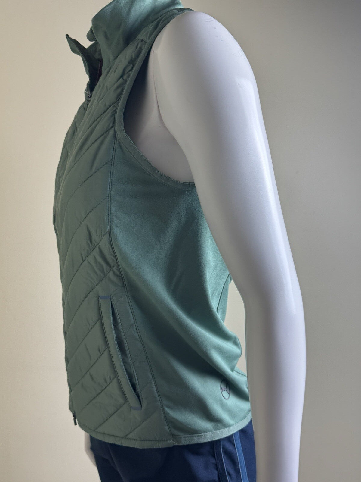 Puma Women’s Golf Green VEST Sz S.    (B.120)