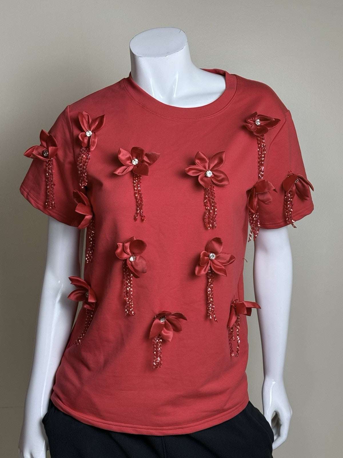 Muy Muy Women’s Red Embroidery shirt size S.      (B.194)