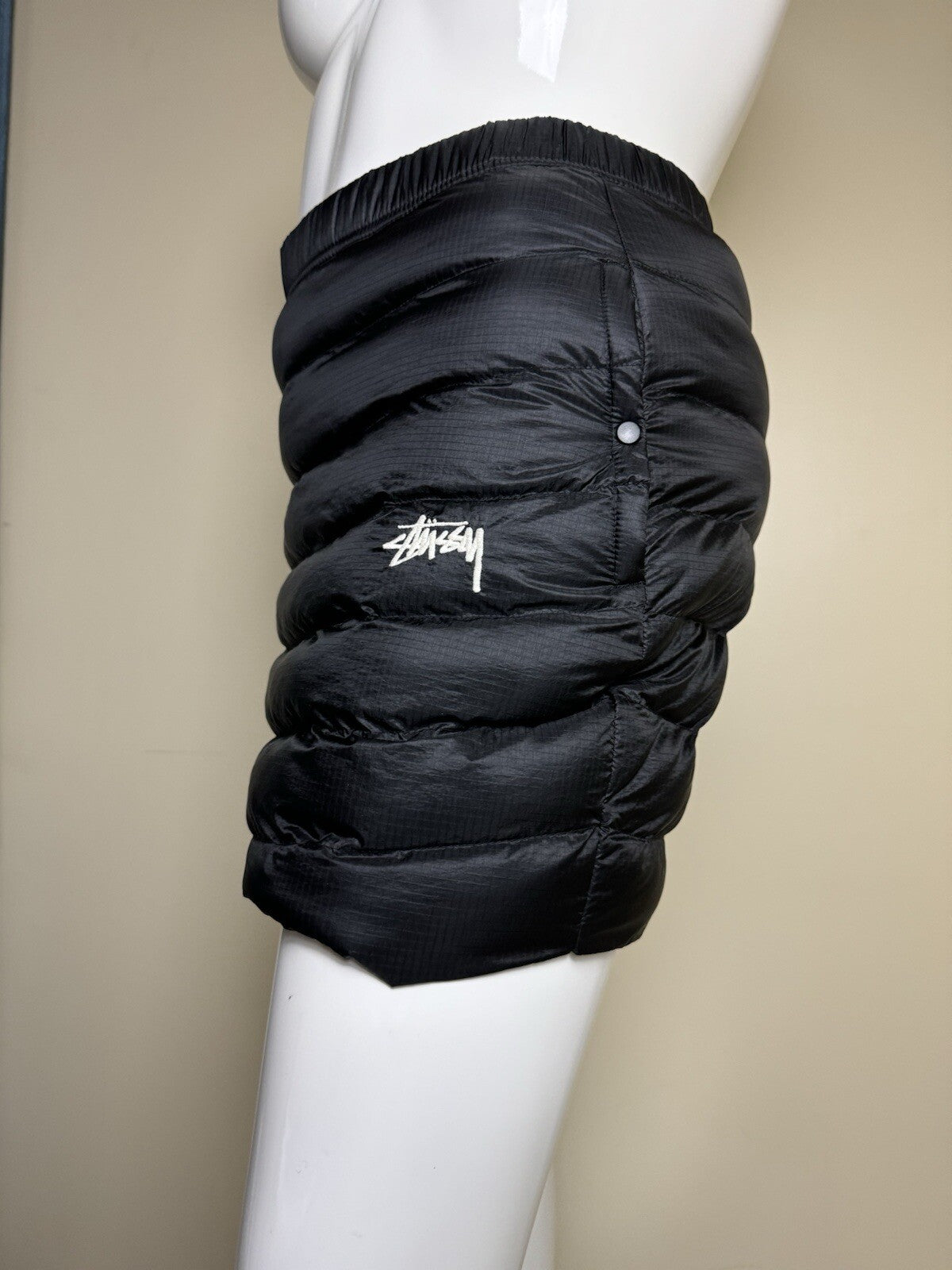 $250 Nike Women’s Sports Puff Skirt Black Sz L (B.88)