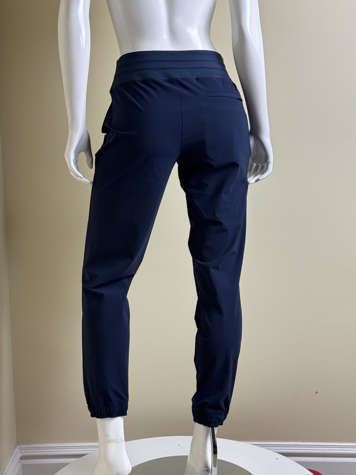 Puma Women’s Navy Range Joggers Sz S.   (B.124/1)